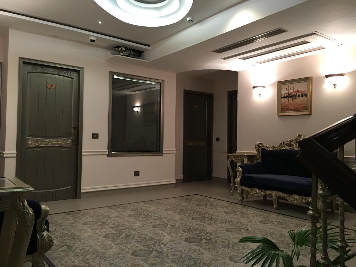 Hotel Posh Чандигарх Экстерьер фото